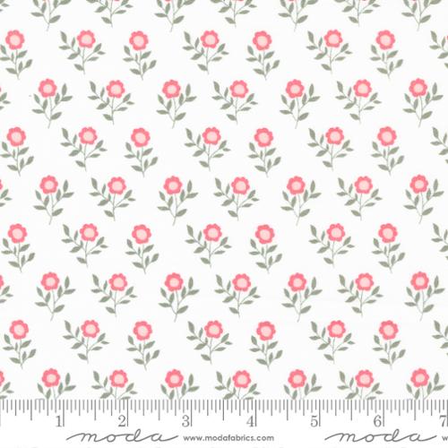 LOVESTRUCK By Moda Old Fashioned Bloom Small Floral Cloud M519211